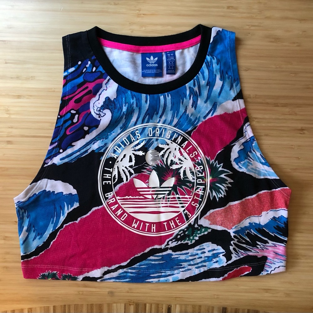 Cropped Adidas Originals size med top sleeveless sold out California Beach Print
